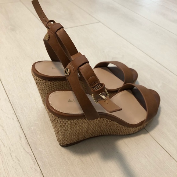 ALDO Wedges - Picture 2 of 6